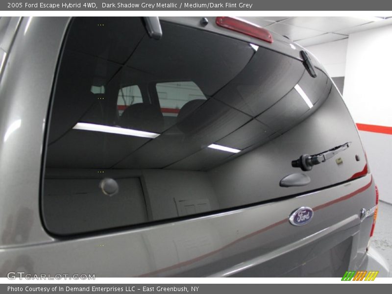 Dark Shadow Grey Metallic / Medium/Dark Flint Grey 2005 Ford Escape Hybrid 4WD