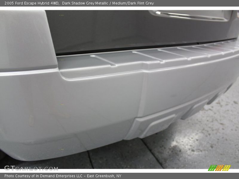 Dark Shadow Grey Metallic / Medium/Dark Flint Grey 2005 Ford Escape Hybrid 4WD