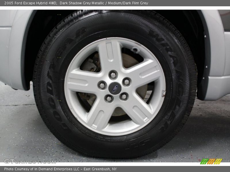  2005 Escape Hybrid 4WD Wheel