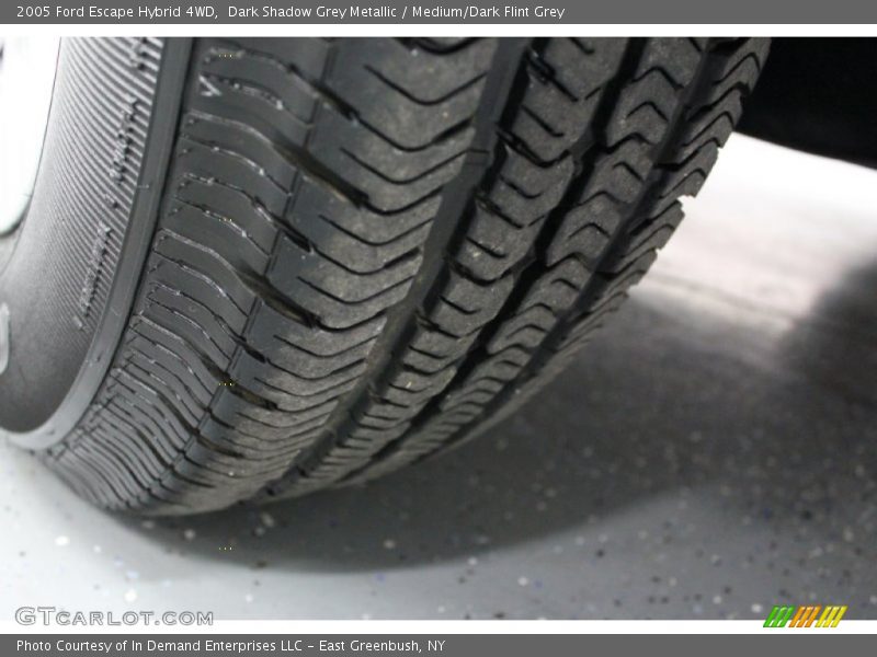 Dark Shadow Grey Metallic / Medium/Dark Flint Grey 2005 Ford Escape Hybrid 4WD