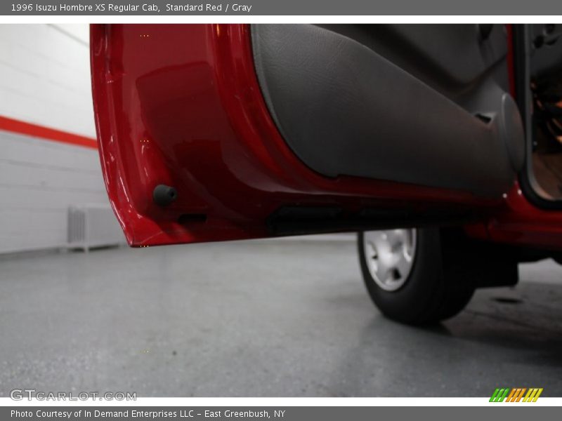 Standard Red / Gray 1996 Isuzu Hombre XS Regular Cab