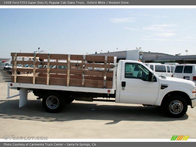 Oxford White / Medium Stone 2008 Ford F350 Super Duty XL Regular Cab Stake Truck