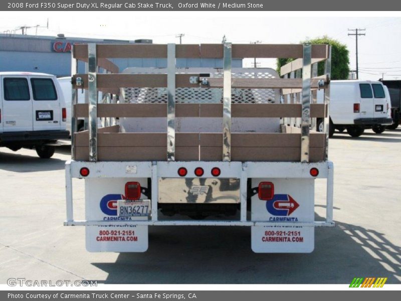 Oxford White / Medium Stone 2008 Ford F350 Super Duty XL Regular Cab Stake Truck