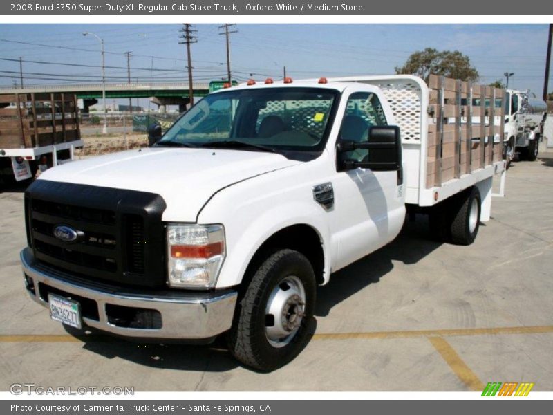Oxford White / Medium Stone 2008 Ford F350 Super Duty XL Regular Cab Stake Truck