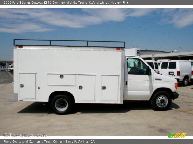 Oxford White / Medium Flint 2006 Ford E Series Cutaway E350 Commercial Utility Truck