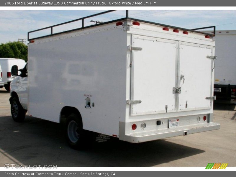Oxford White / Medium Flint 2006 Ford E Series Cutaway E350 Commercial Utility Truck