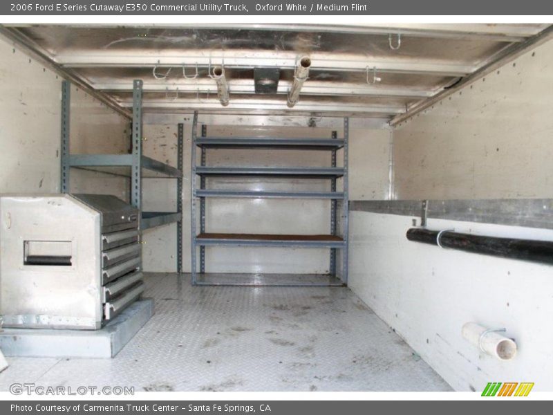Oxford White / Medium Flint 2006 Ford E Series Cutaway E350 Commercial Utility Truck