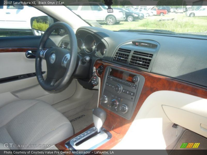 Black Onyx / Tan 2007 Saturn Aura XE