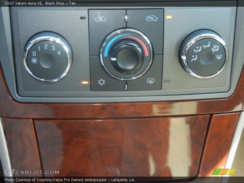 Black Onyx / Tan 2007 Saturn Aura XE