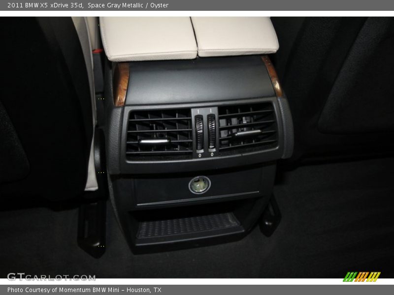 Space Gray Metallic / Oyster 2011 BMW X5 xDrive 35d