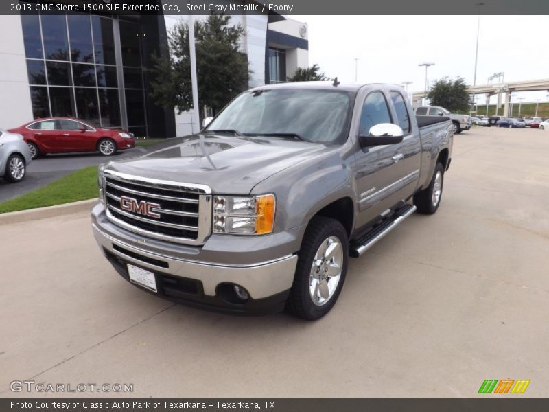 Front 3/4 View of 2013 Sierra 1500 SLE Extended Cab