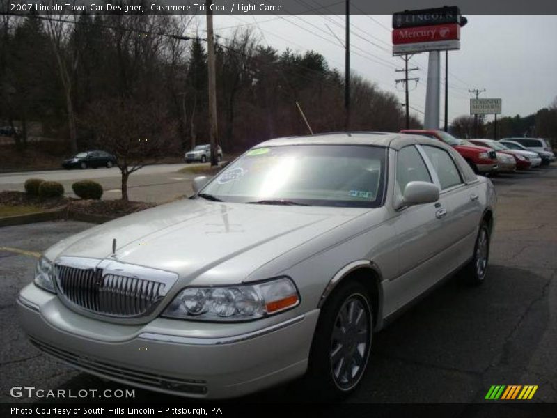 Cashmere Tri-Coat / Light Camel 2007 Lincoln Town Car Designer