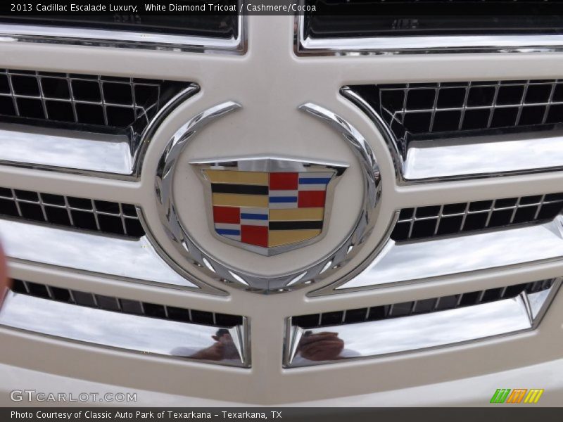  2013 Escalade Luxury Logo