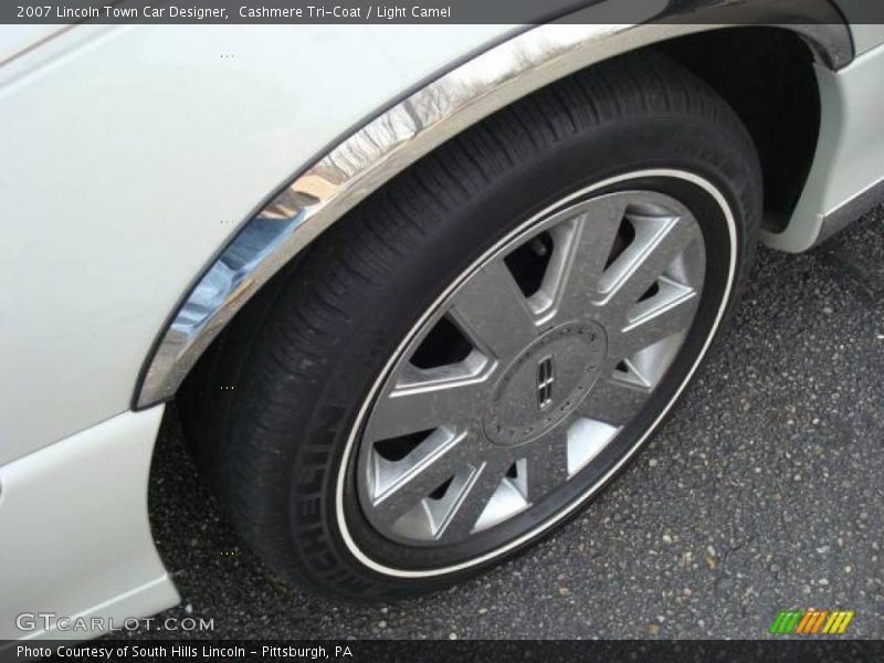 Cashmere Tri-Coat / Light Camel 2007 Lincoln Town Car Designer