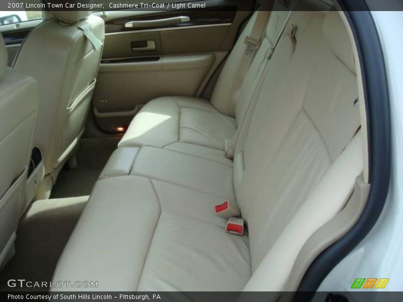 Cashmere Tri-Coat / Light Camel 2007 Lincoln Town Car Designer