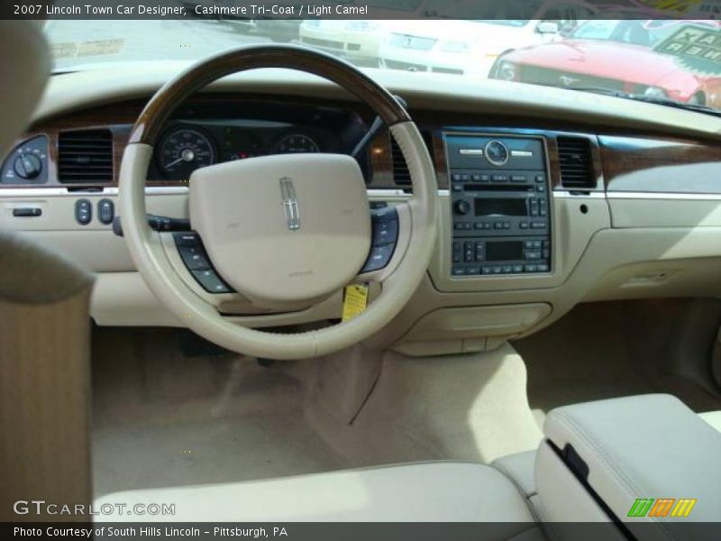 Cashmere Tri-Coat / Light Camel 2007 Lincoln Town Car Designer