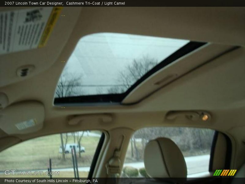 Cashmere Tri-Coat / Light Camel 2007 Lincoln Town Car Designer