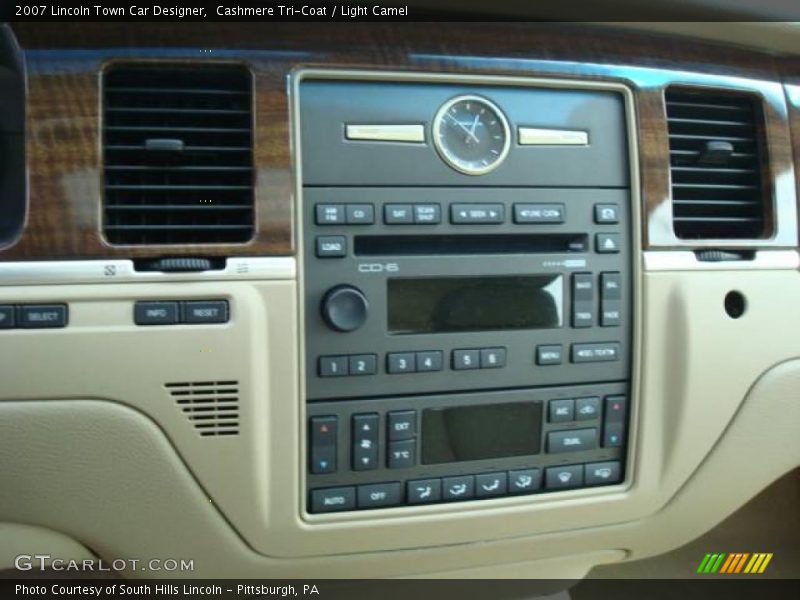 Cashmere Tri-Coat / Light Camel 2007 Lincoln Town Car Designer