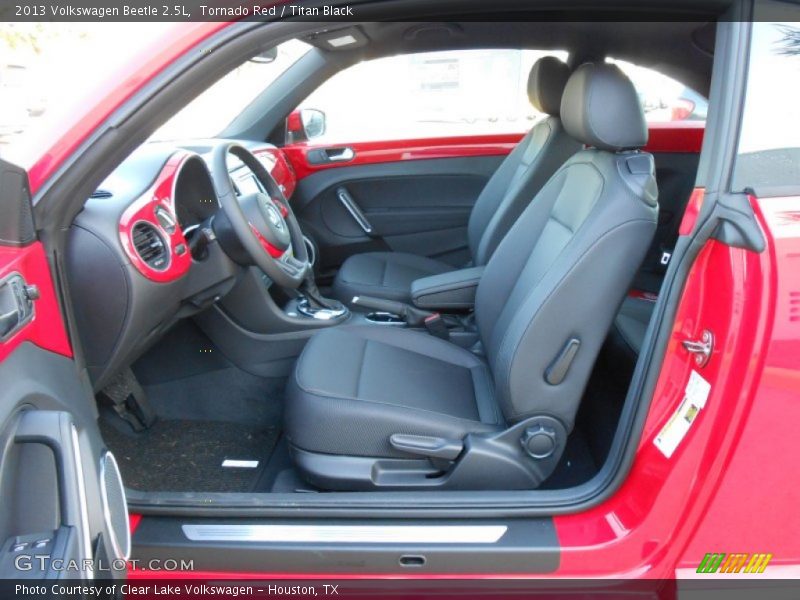  2013 Beetle 2.5L Titan Black Interior