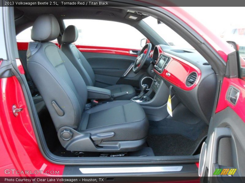  2013 Beetle 2.5L Titan Black Interior