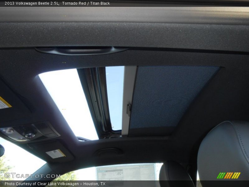 Tornado Red / Titan Black 2013 Volkswagen Beetle 2.5L