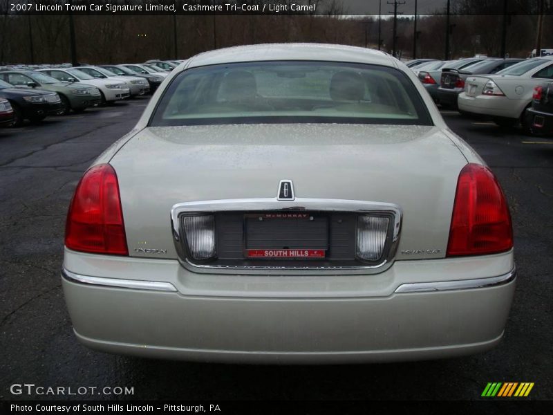 Cashmere Tri-Coat / Light Camel 2007 Lincoln Town Car Signature Limited