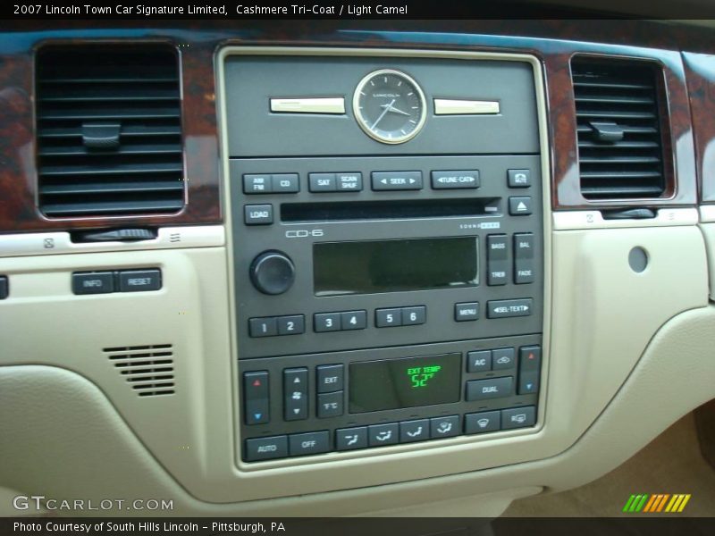 Cashmere Tri-Coat / Light Camel 2007 Lincoln Town Car Signature Limited