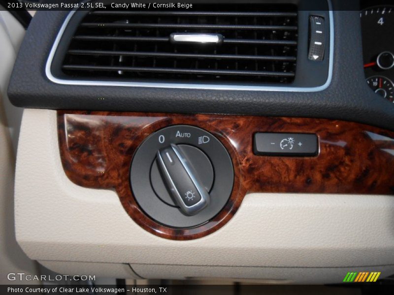 Controls of 2013 Passat 2.5L SEL