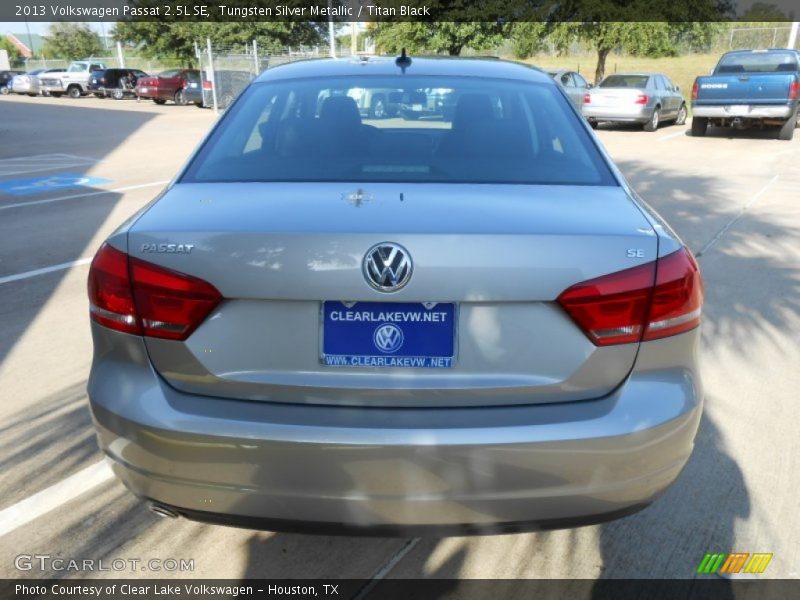 Tungsten Silver Metallic / Titan Black 2013 Volkswagen Passat 2.5L SE