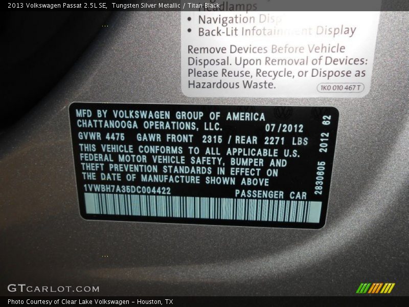 Tungsten Silver Metallic / Titan Black 2013 Volkswagen Passat 2.5L SE
