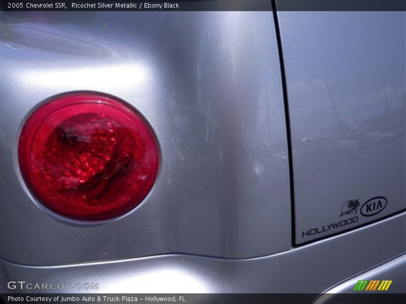 Ricochet Silver Metallic / Ebony Black 2005 Chevrolet SSR