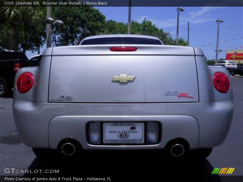 Ricochet Silver Metallic / Ebony Black 2005 Chevrolet SSR