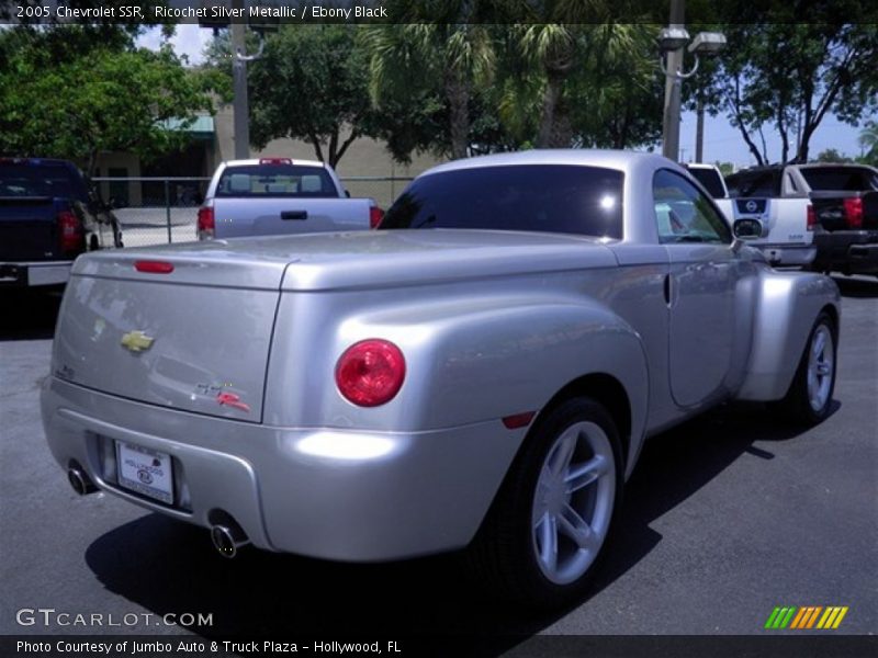 Ricochet Silver Metallic / Ebony Black 2005 Chevrolet SSR