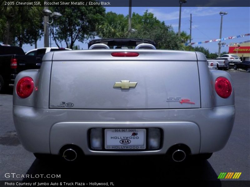 Ricochet Silver Metallic / Ebony Black 2005 Chevrolet SSR