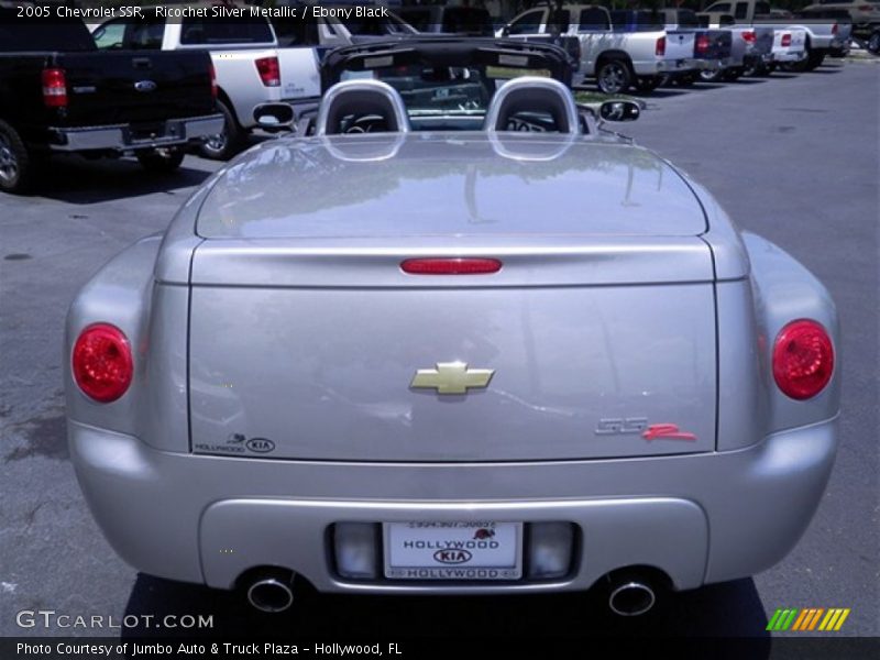 Ricochet Silver Metallic / Ebony Black 2005 Chevrolet SSR