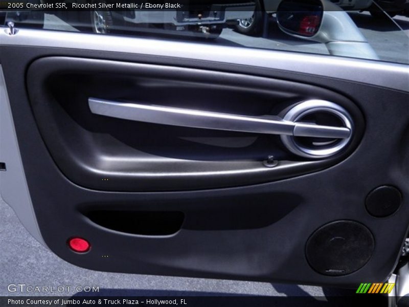 Ricochet Silver Metallic / Ebony Black 2005 Chevrolet SSR