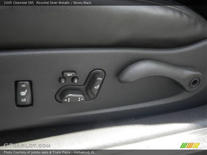 Ricochet Silver Metallic / Ebony Black 2005 Chevrolet SSR
