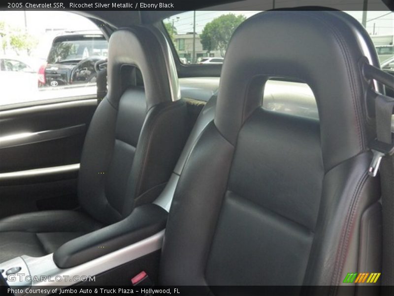 Ricochet Silver Metallic / Ebony Black 2005 Chevrolet SSR