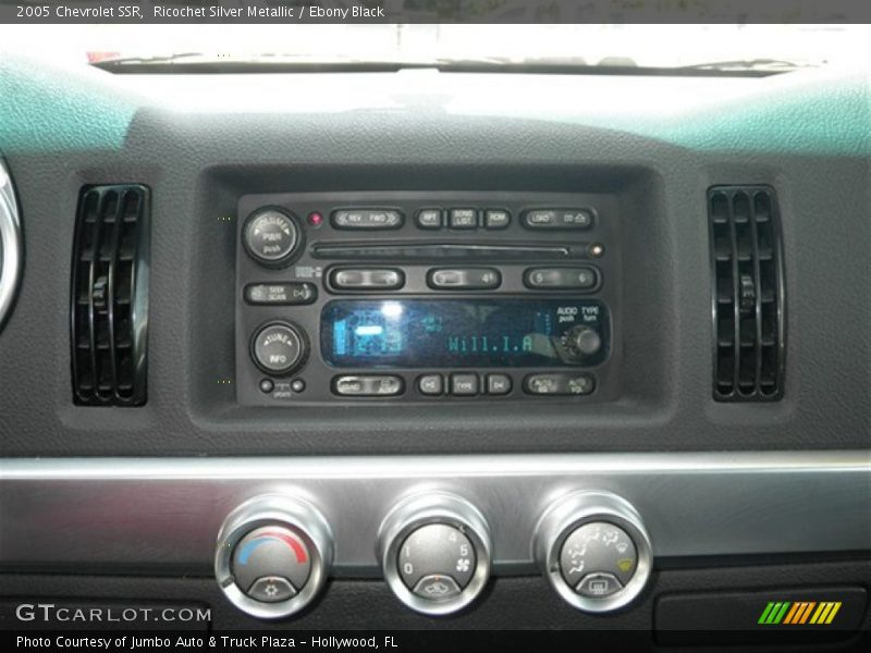 Ricochet Silver Metallic / Ebony Black 2005 Chevrolet SSR
