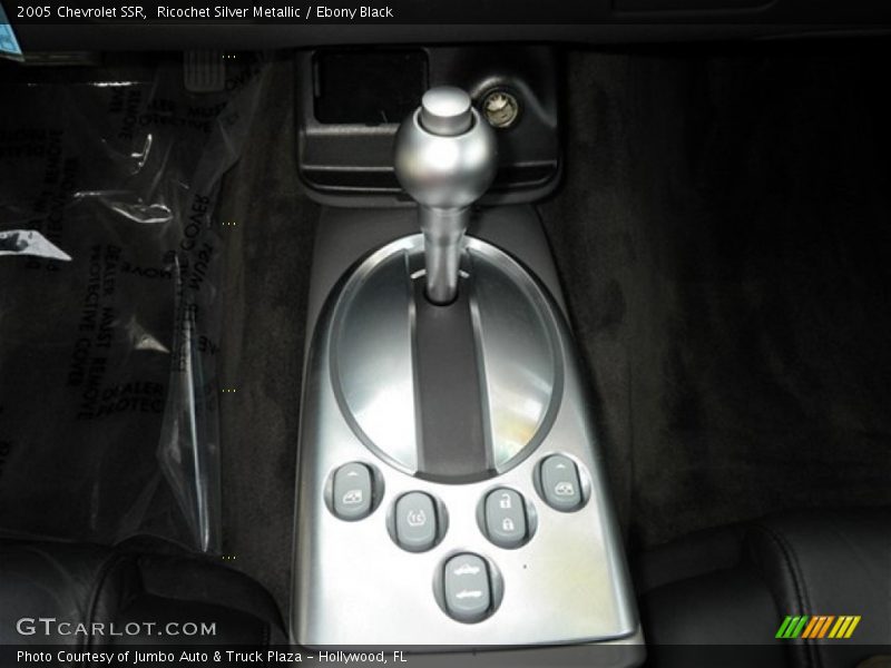 Ricochet Silver Metallic / Ebony Black 2005 Chevrolet SSR