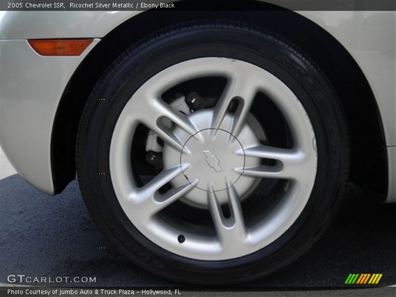 Ricochet Silver Metallic / Ebony Black 2005 Chevrolet SSR