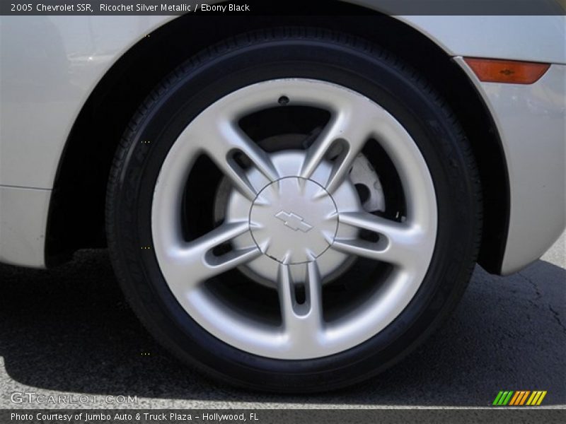 Ricochet Silver Metallic / Ebony Black 2005 Chevrolet SSR