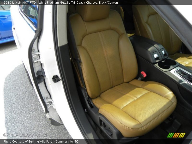 White Platinum Metallic Tri-Coat / Charcoal Black/Canyon 2010 Lincoln MKT FWD