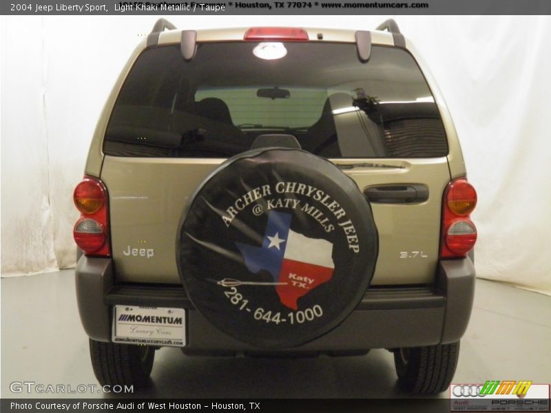 Light Khaki Metallic / Taupe 2004 Jeep Liberty Sport