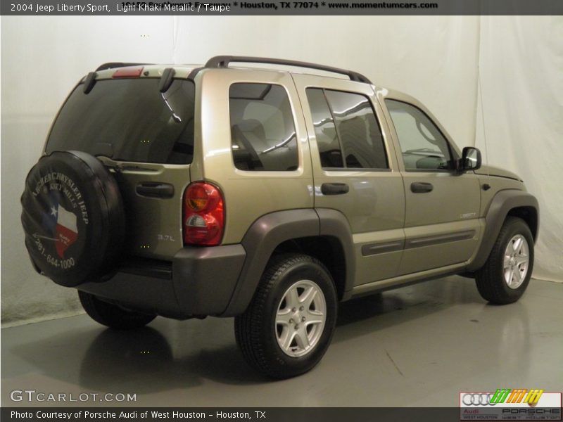 Light Khaki Metallic / Taupe 2004 Jeep Liberty Sport