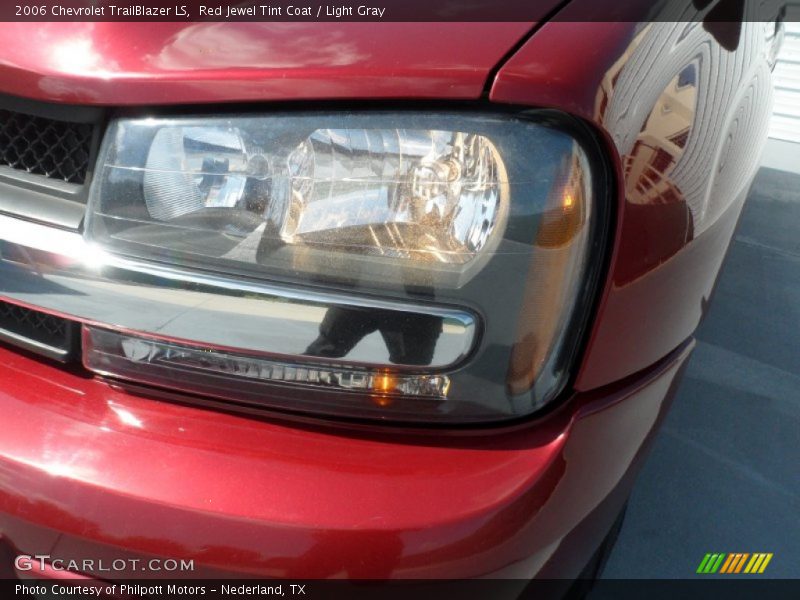Red Jewel Tint Coat / Light Gray 2006 Chevrolet TrailBlazer LS