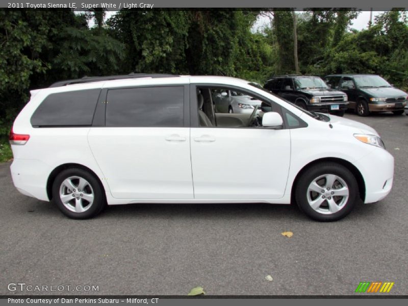 Super White / Light Gray 2011 Toyota Sienna LE