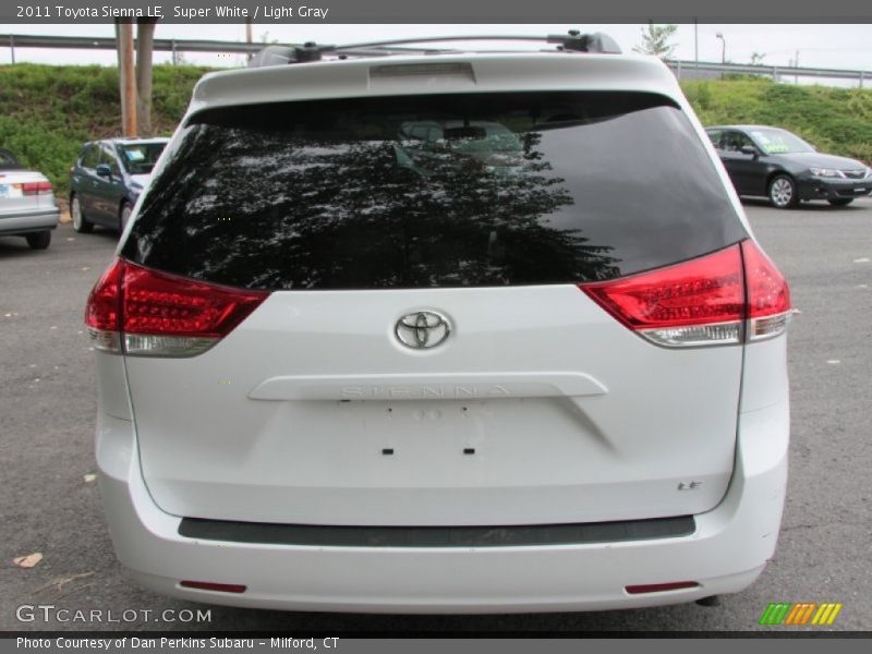 Super White / Light Gray 2011 Toyota Sienna LE