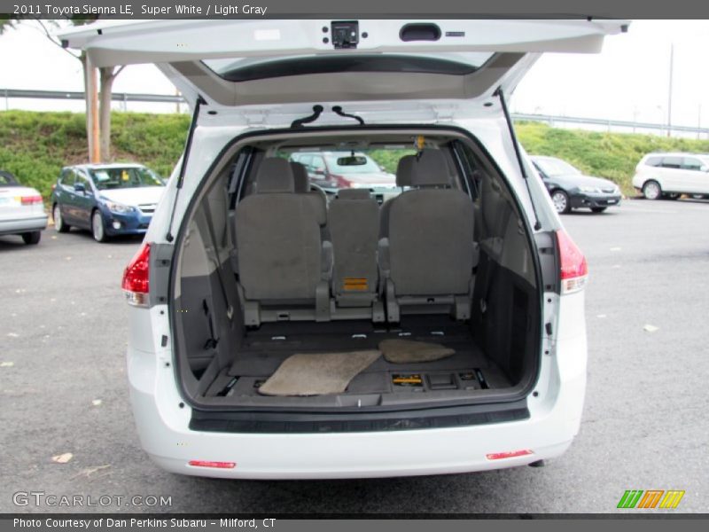 Super White / Light Gray 2011 Toyota Sienna LE