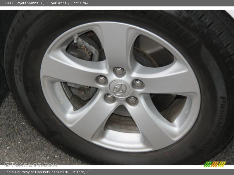 Super White / Light Gray 2011 Toyota Sienna LE